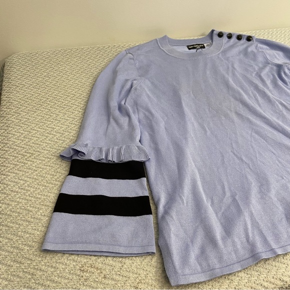 Karl Lagerfeld Periwinkle Ruffle Sleeve Button shoulder Blouse Size Large - Picture 2 of 9